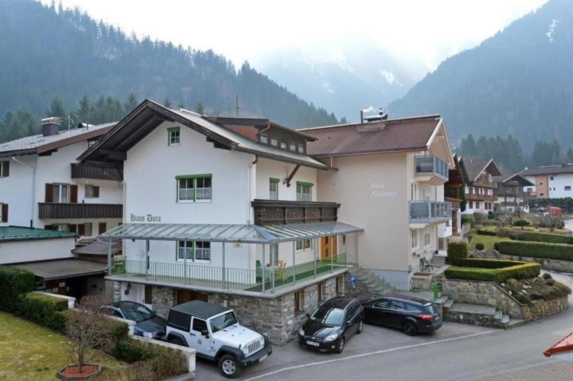 Haus Dora Apartment 2 Penken Mayrhofen Buitenkant foto